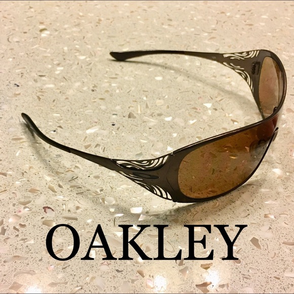Oakley Accessories - Oakley LIV polarized plutonite sunglasses withCase